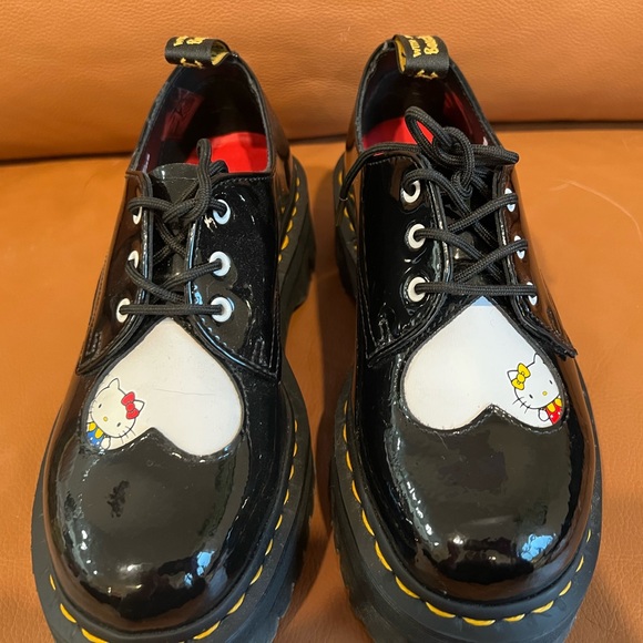 Doc Martens X Hello Kitty Shoes - Picture 2 of 5